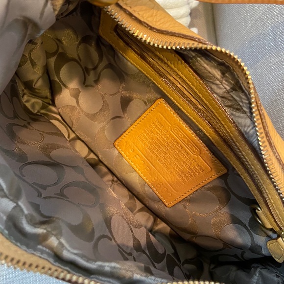 Mustard Purse - Picture 6 of 6